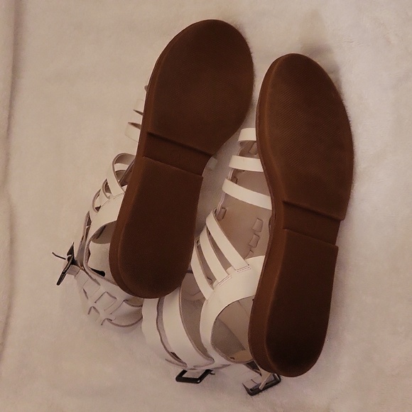 DULCIE 100% LEATHER UPPER STRAP GLADIATOR SANDALS - Picture 3 of 11